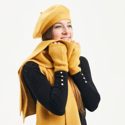 Plain set, with LUREX thread, consisting of a beret, mittens and a sca