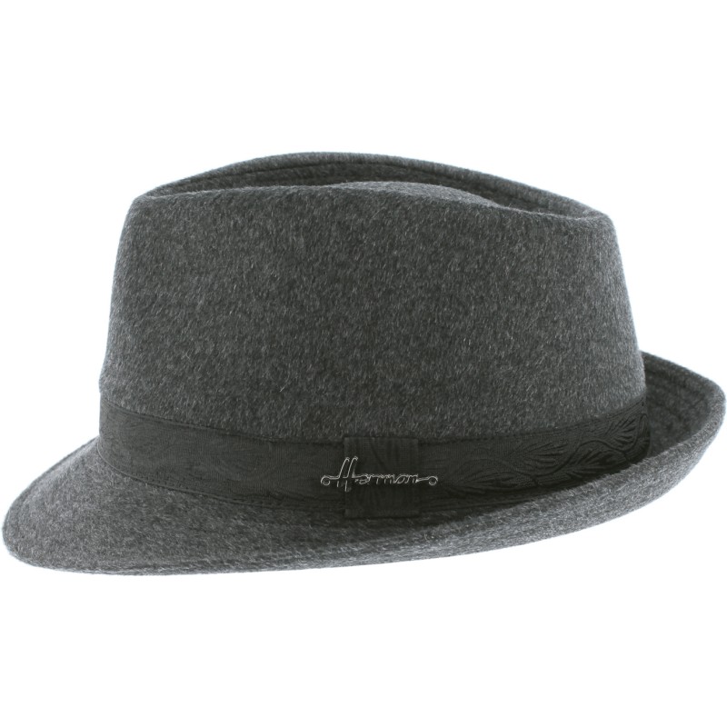 Small brim hat in wool felt, raised brim at the back
