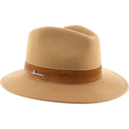 Large brim felt hat, with velvet hatband and interior drawstring