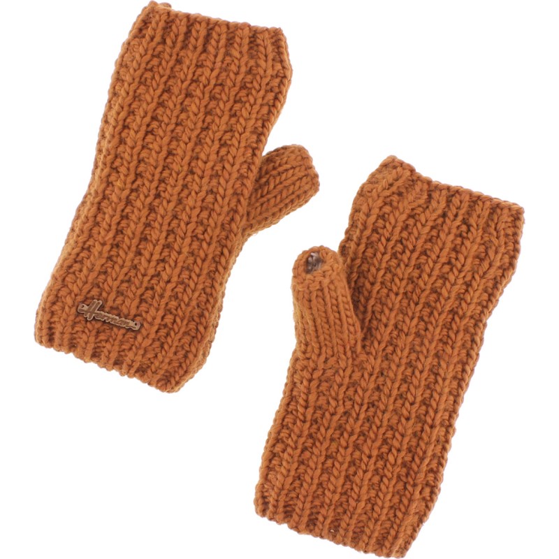 Plain adult mittens knitted with 80% recycled plastic thread. Lined in