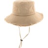 Plain color bucket hat, with chinstrap and frayed hem. With  sun prote