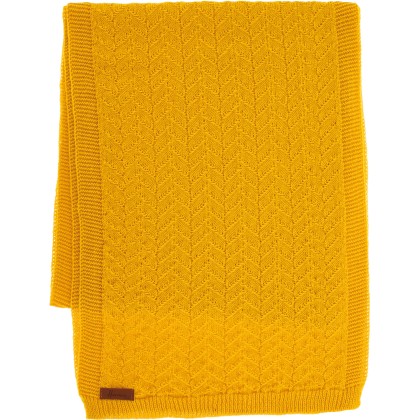 Scarf with a fine chevron knit. Dimension 180x35cm