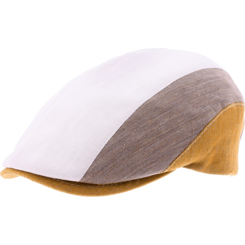 Casquette plate tricolore.