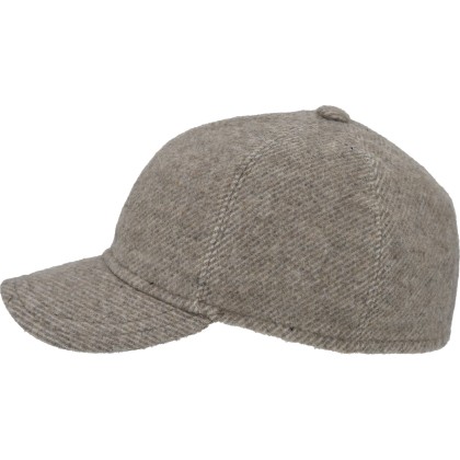 Baseball cap in plain wool canvas with earmuffs.