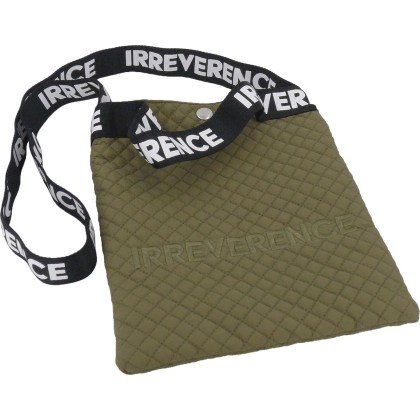 Plain quilted pocket with double straps.