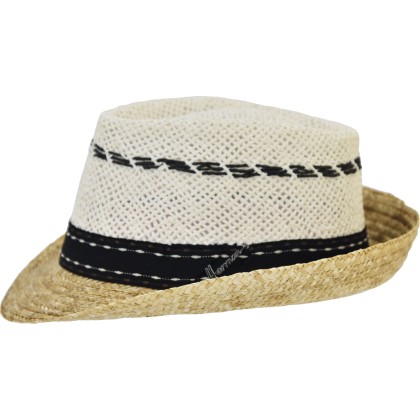 Chapeau petit bord avec la tête en paille papier ajourée et son bord e